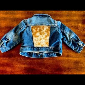 Baby girl jean jacket w/ cowhide accent, size 6-12 month